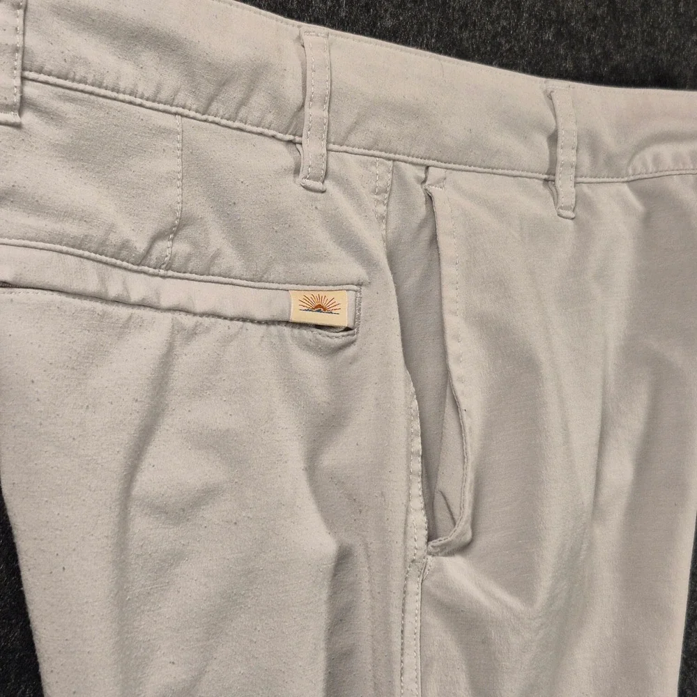 Faherty All Day Shorts Mens 28 Light Gray Hybrid Coastal Casual Quick Dri 7 in